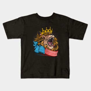 King lion of america with usa flag Kids T-Shirt